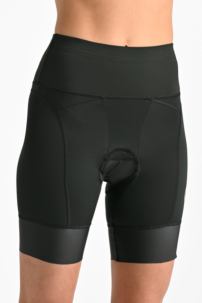 Cycling shorts with a pad Black