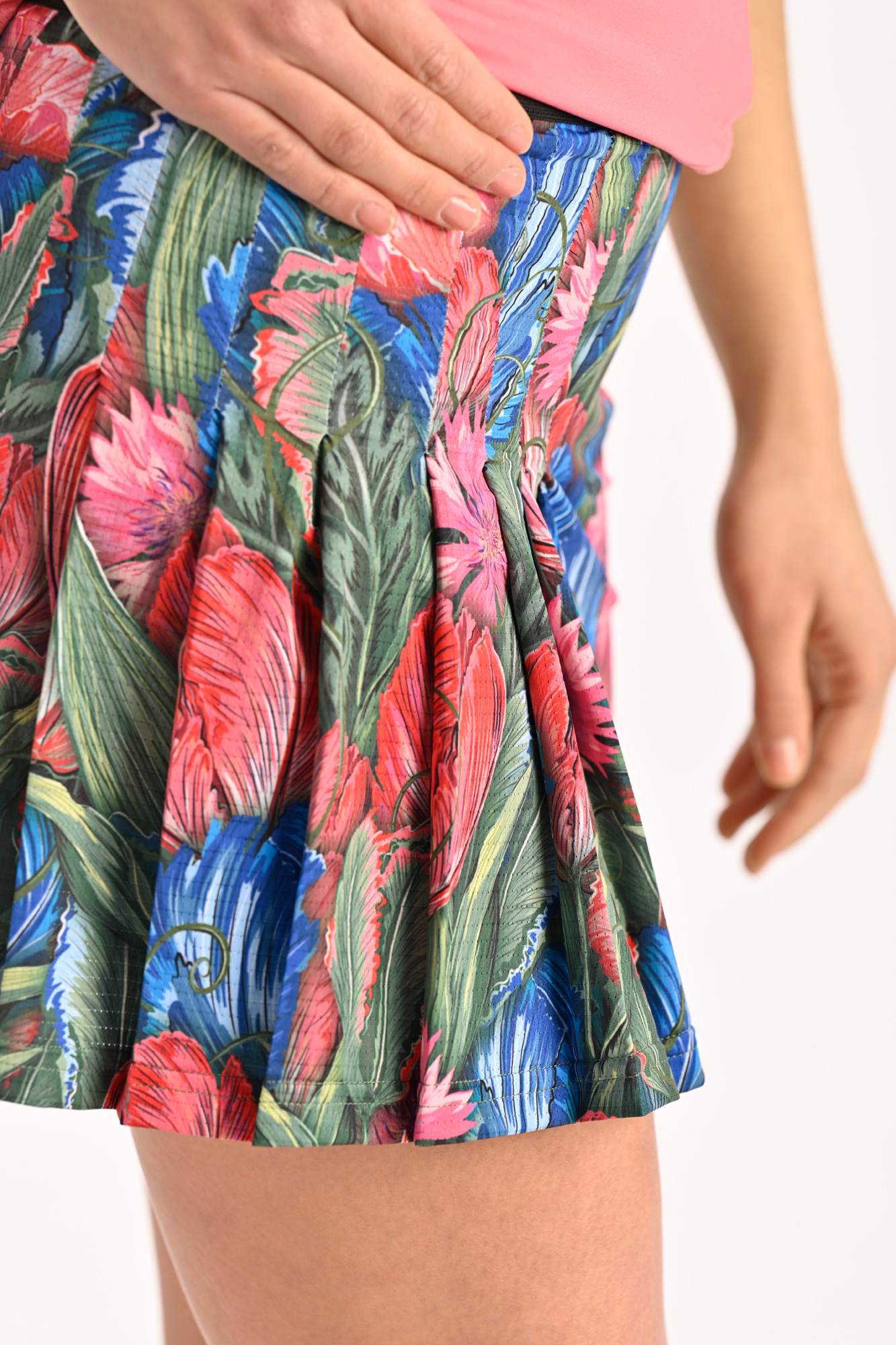 Pleated sport skirt with leggings Tulips Nessi Sportswear